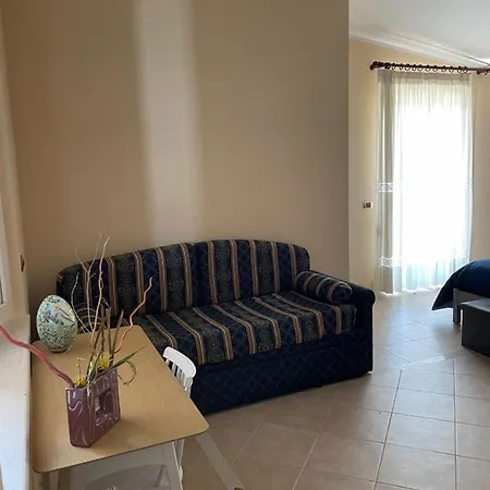 לינה וארוחת בוקר Alba 3*